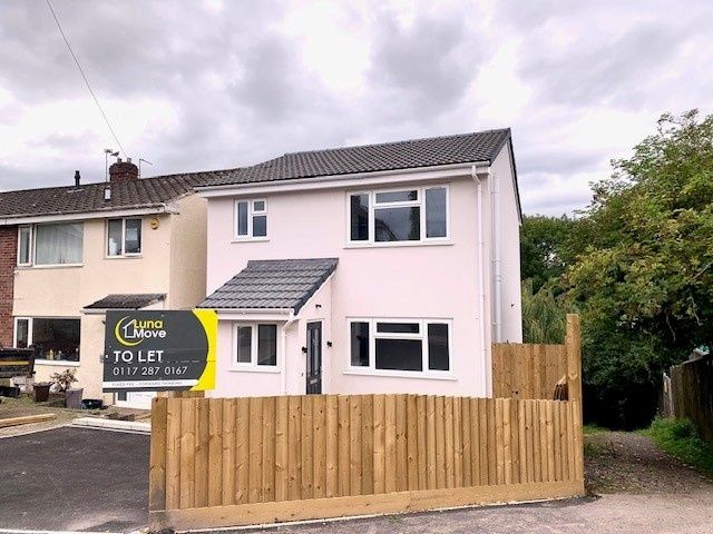 Property photo 3 of 12 Bright And Freshly Painted Semi-Detached House Wit...