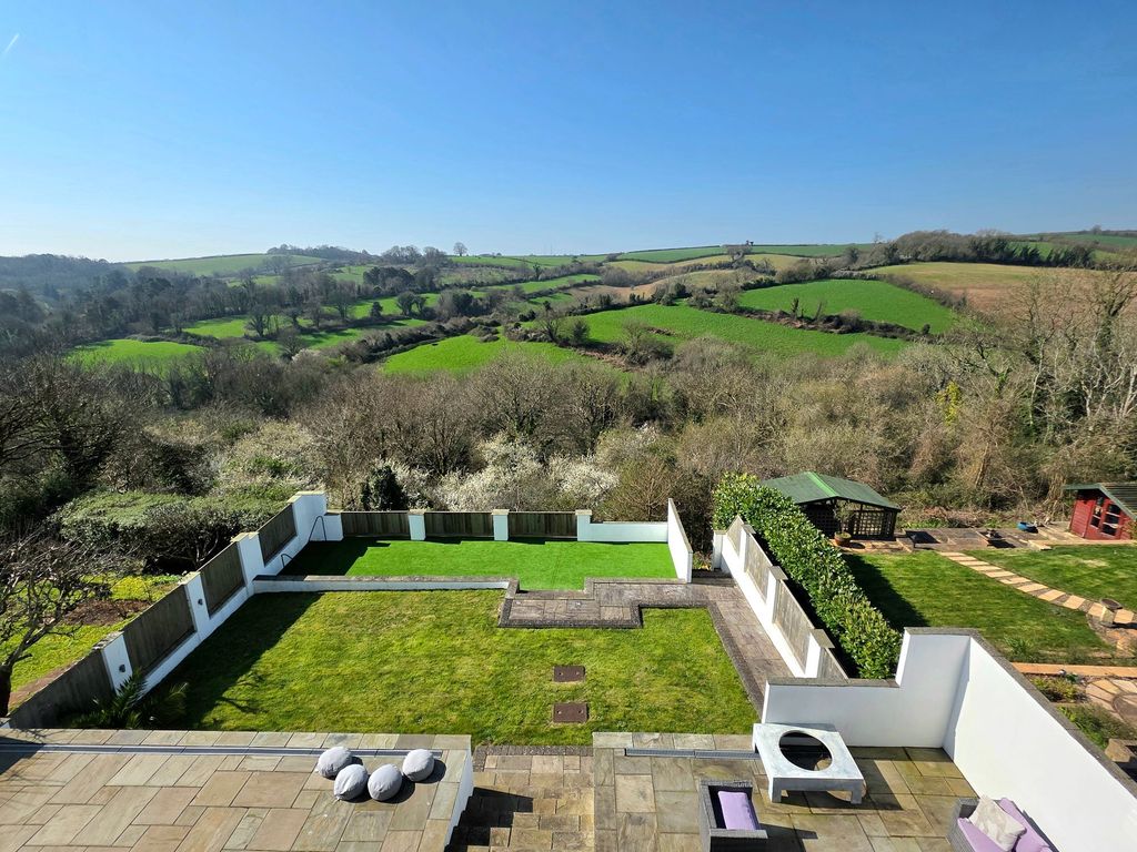 Property photo 1 of 39