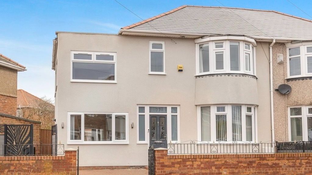 Property photo 2 of 9