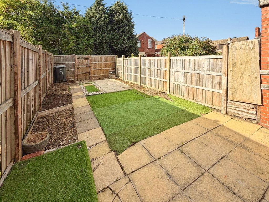 Property photo 3 of 11 Garden