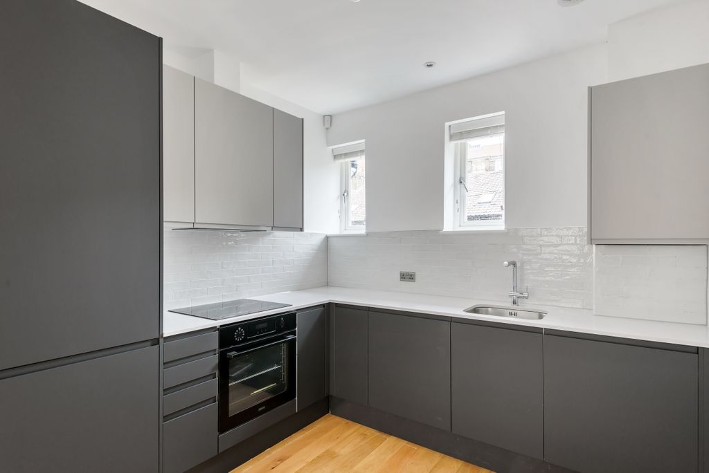 Property photo 2 of 9 788110 (2)