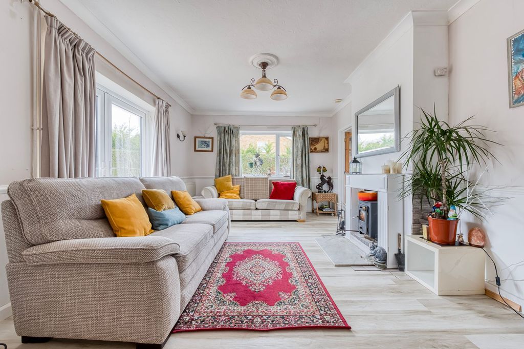 Property photo 3 of 19