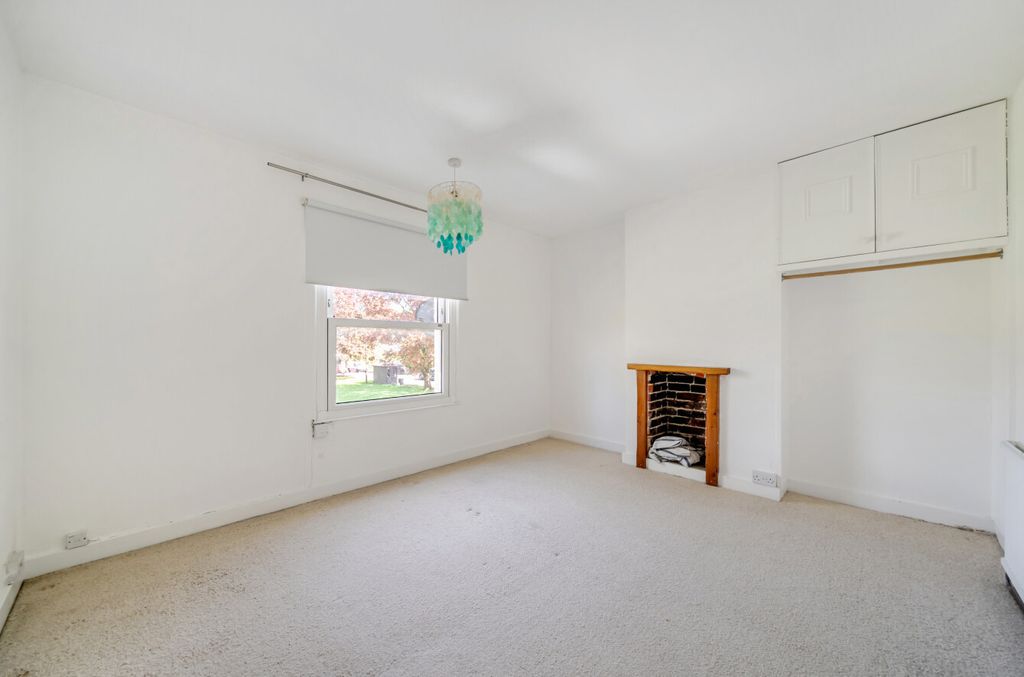 Additional image 7 of 3 bed semi-detached house for saleHaslemere, Surrey GU27