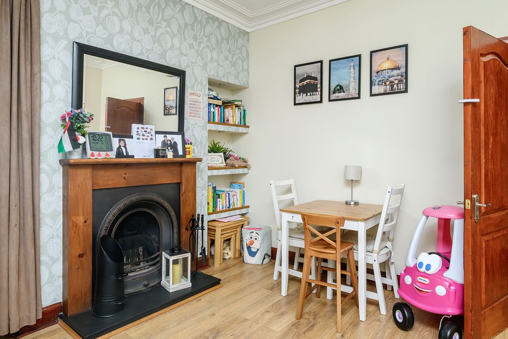 Property photo 3 of 23