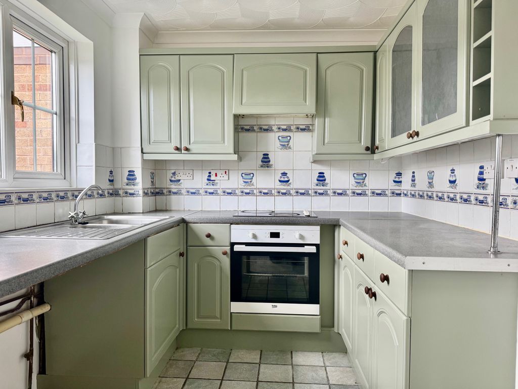 Property photo 3 of 14 Kitchen