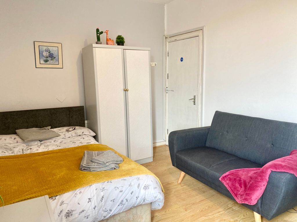 Property photo 3 of 5