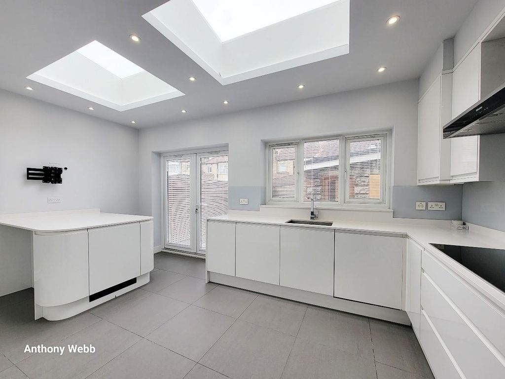 Property photo 1 of 17 Kitchen Diner