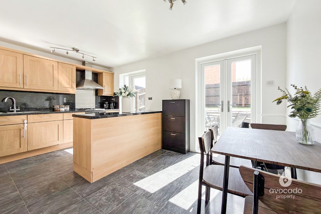 Property photo 2 of 13 4728153