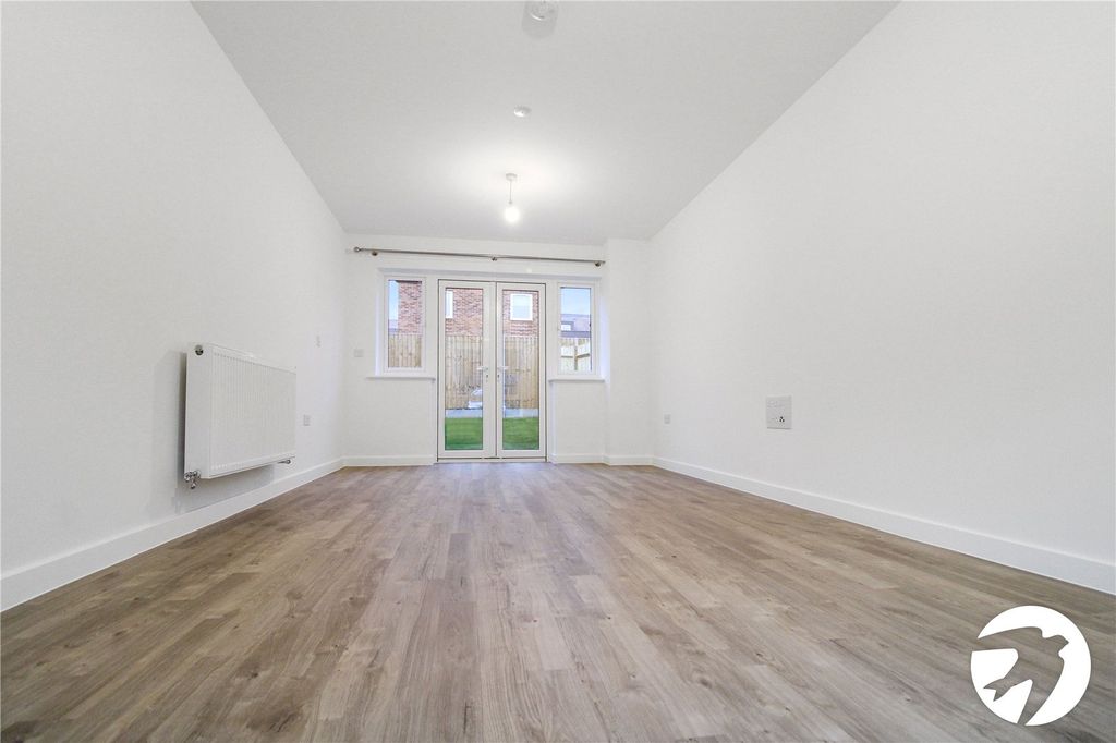 Property photo 2 of 11 Living Room