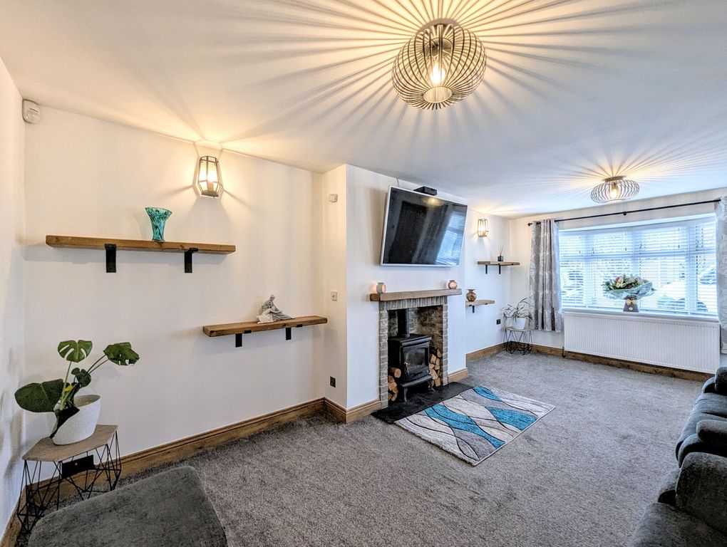 Property photo 2 of 27