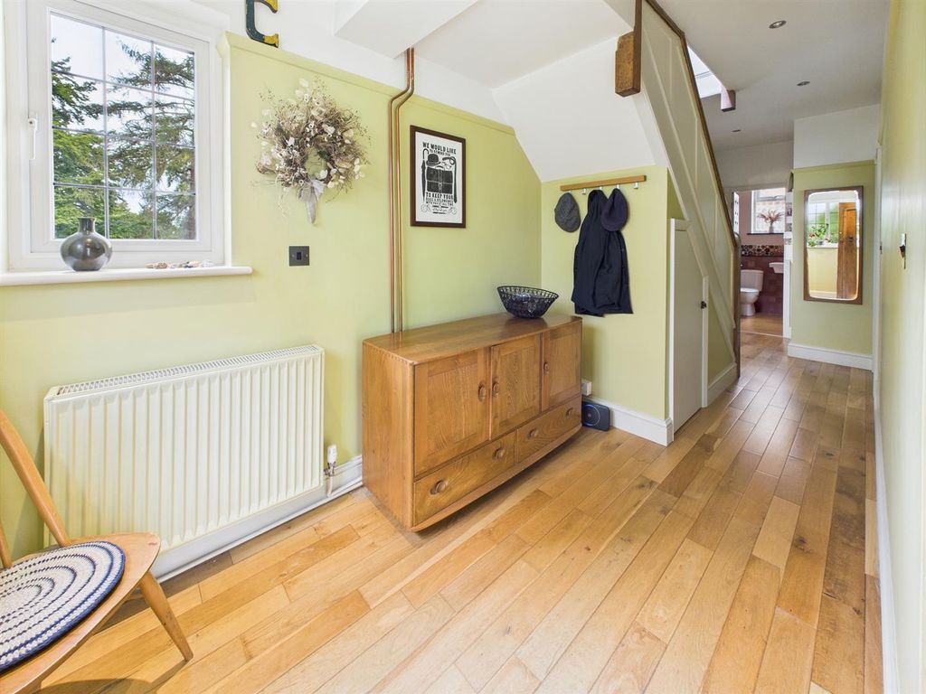 Property photo 3 of 25 Cam02885G0-Pr0404-Still007.Jpg