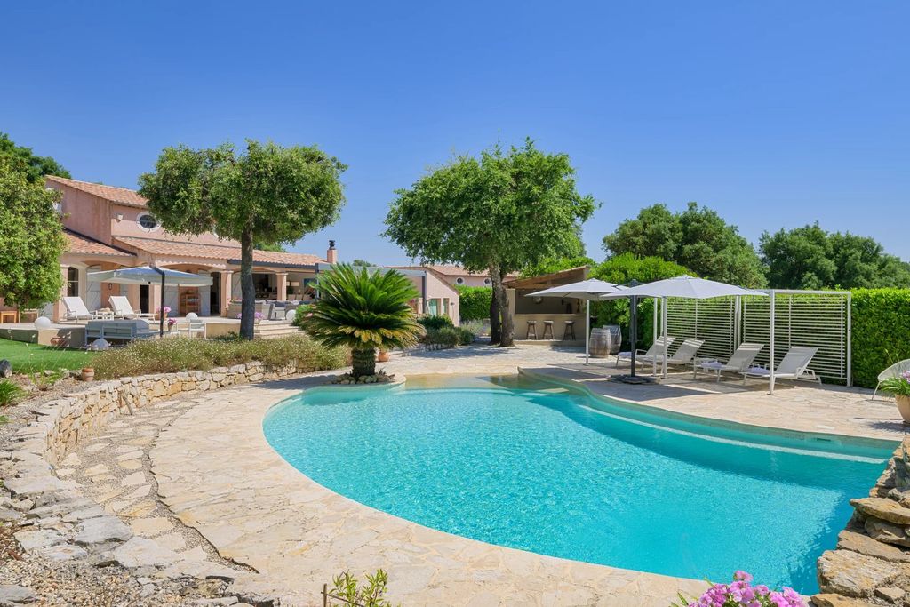 Property photo 3 of 28