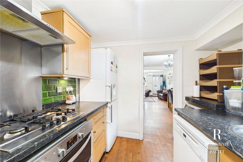 Property photo 3 of 21 Picture No. 02