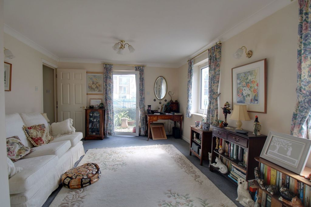 Property photo 3 of 8