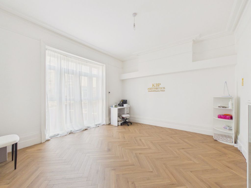 Property photo 3 of 17 Dining Room