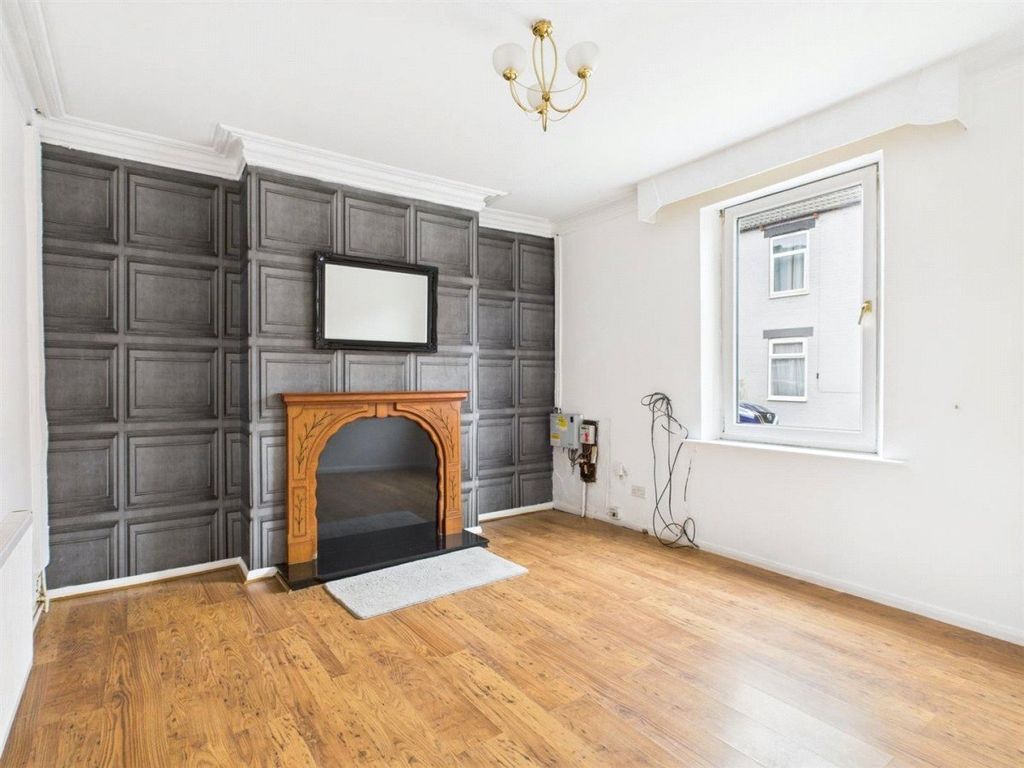 Property photo 2 of 22 Picture No. 02