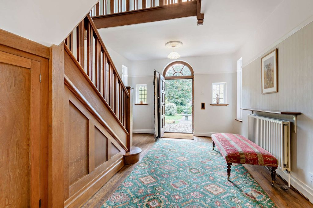 Property photo 3 of 31 Hall