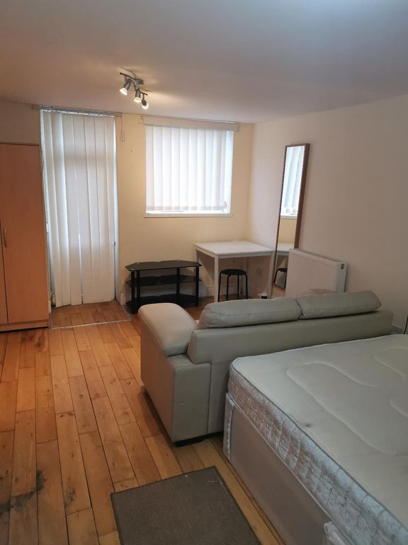 Property photo 3 of 6