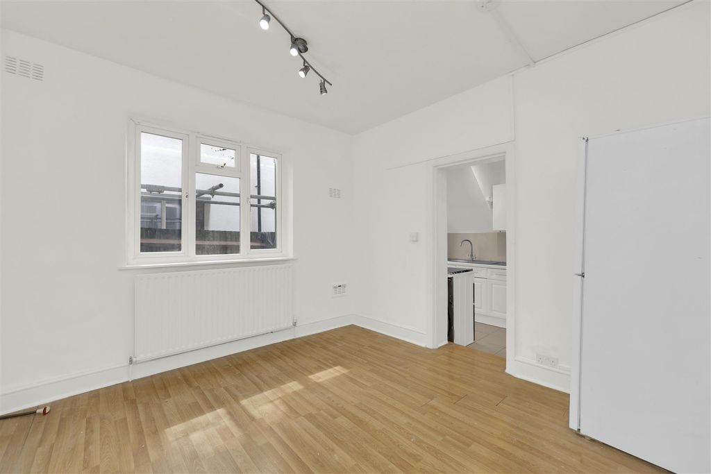 Property photo 1 of 11 19714193 (9).Jpg