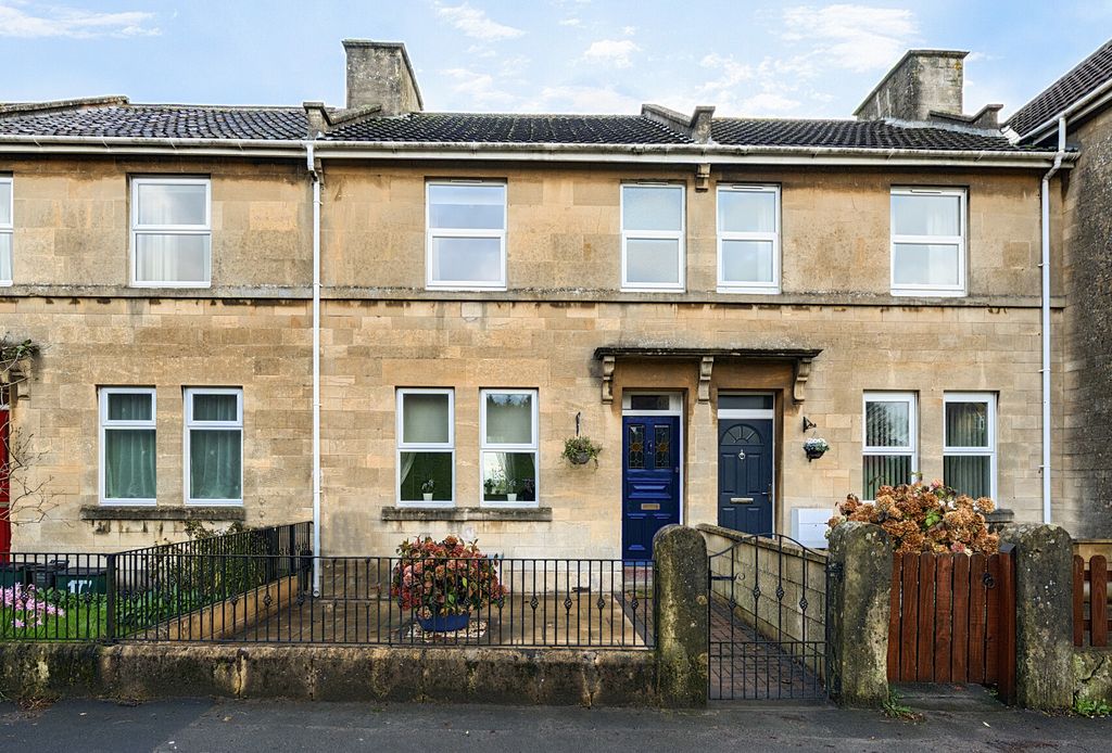 Property photo 1 of 17 Front Aspect