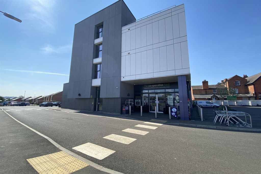 Property photo 1 of 12 (Main)