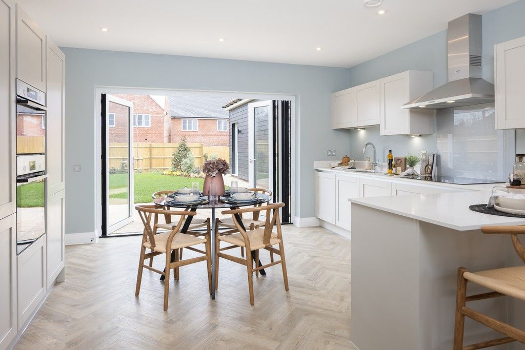 Property photo 3 of 14 Kitchen, 5 Bedroom Houses For Sale In Potters Bar