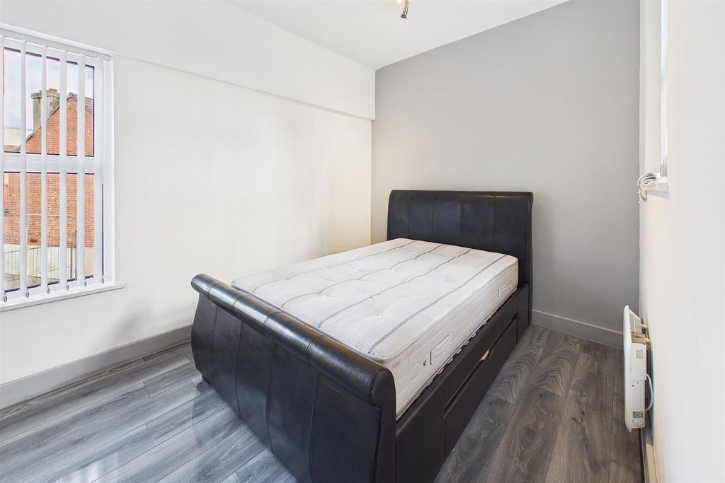 Property photo 2 of 12 Cam03736G0-Pr0225-Still001.Jpg