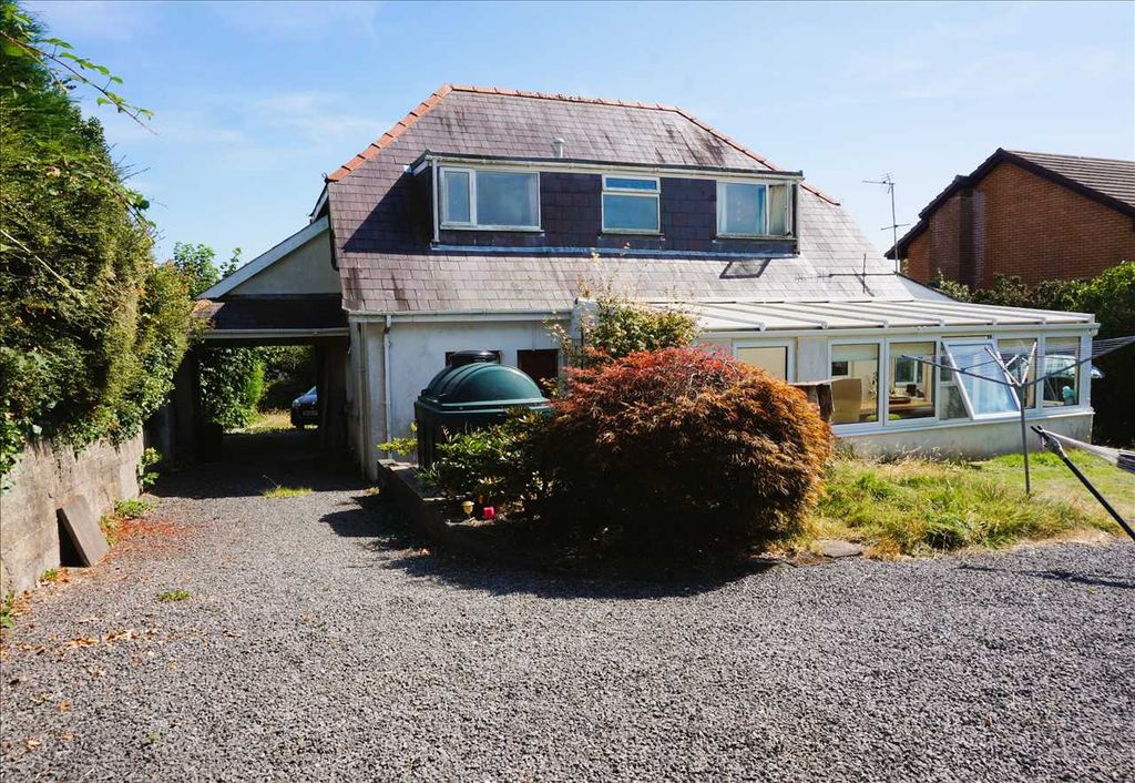 Property photo 2 of 26