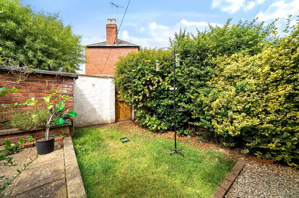Property photo 2 of 10 Garden