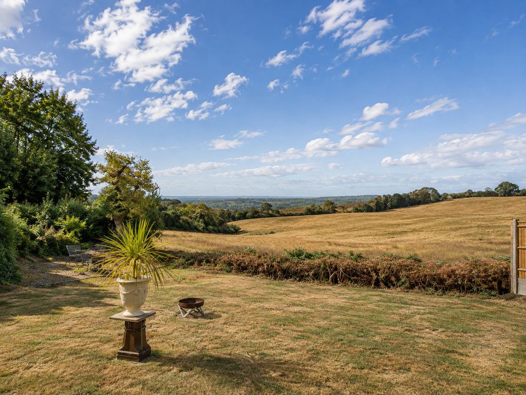 Property photo 2 of 27