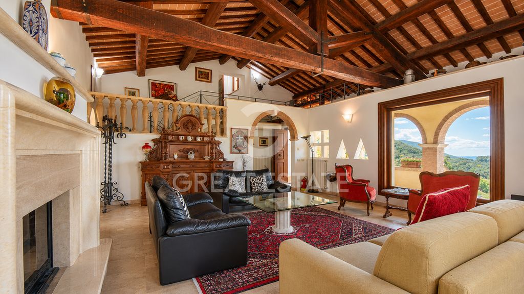 Property photo 2 of 59 Interiors