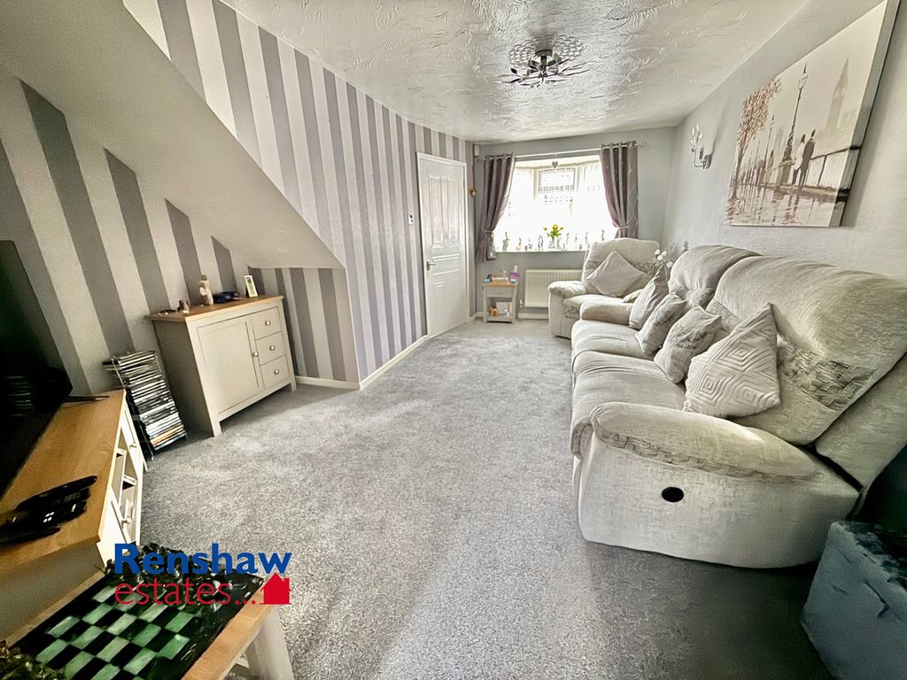 Property photo 2 of 11 L (1)