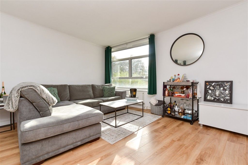 Property photo 2 of 12 Lounge/Diner