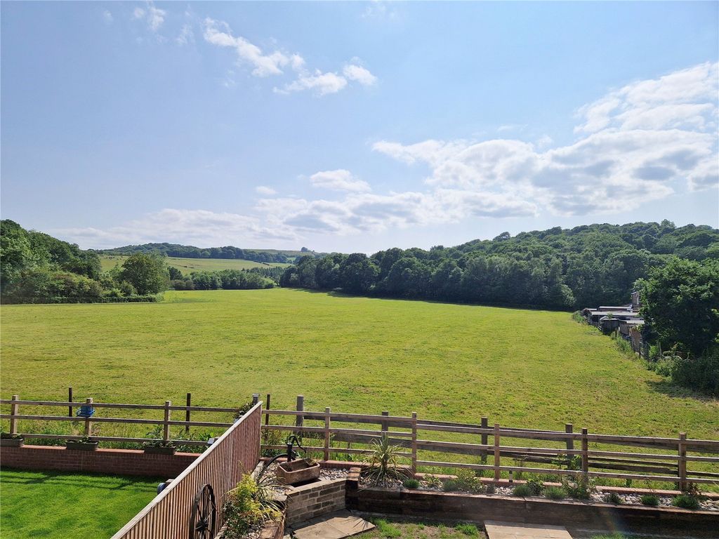 Property photo 2 of 24 Picture No. 03