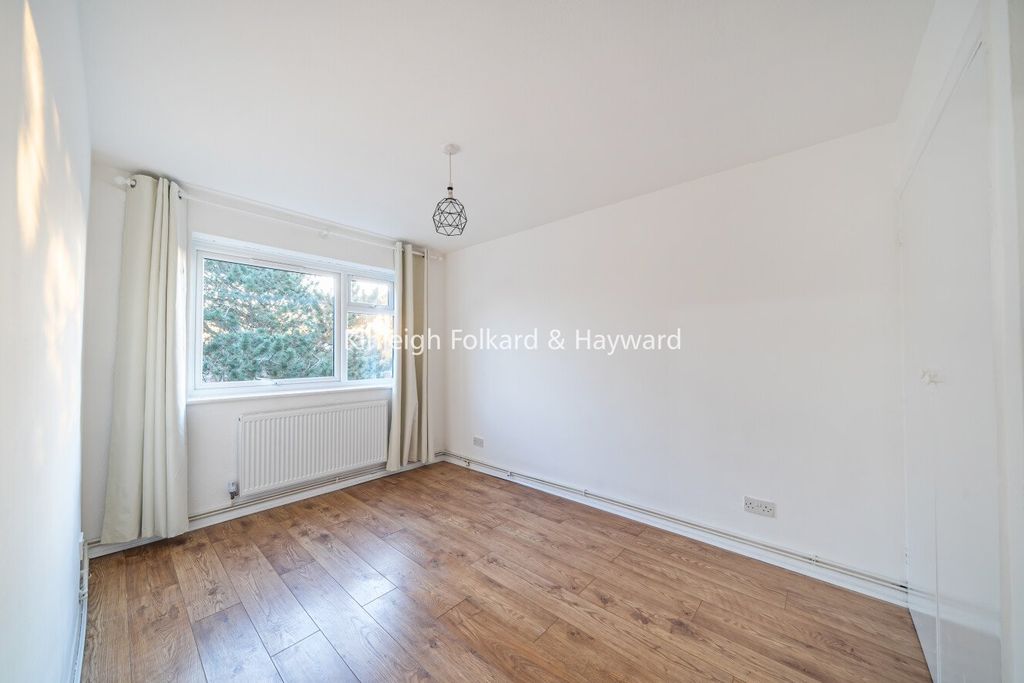 Property photo 3 of 6 Picture No. 17