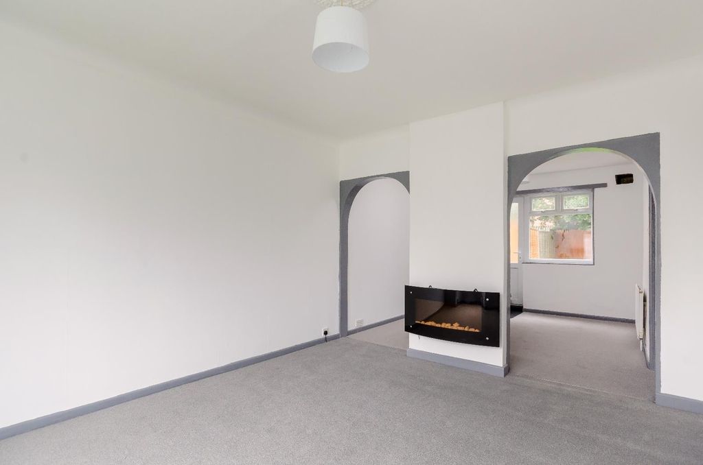 Property photo 3 of 12 Picture 3