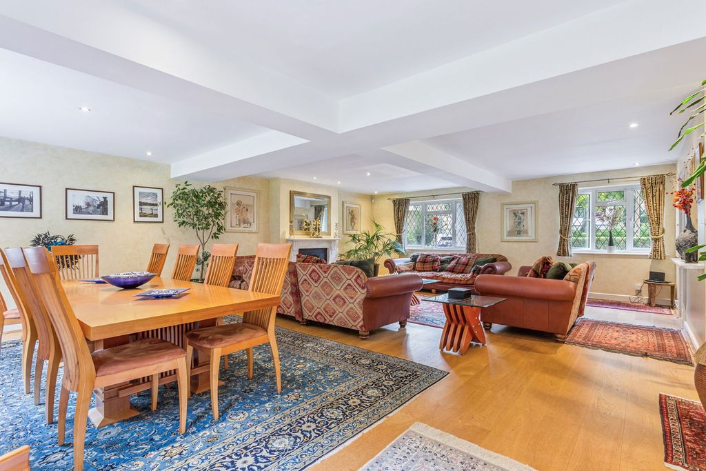 Property photo 3 of 33