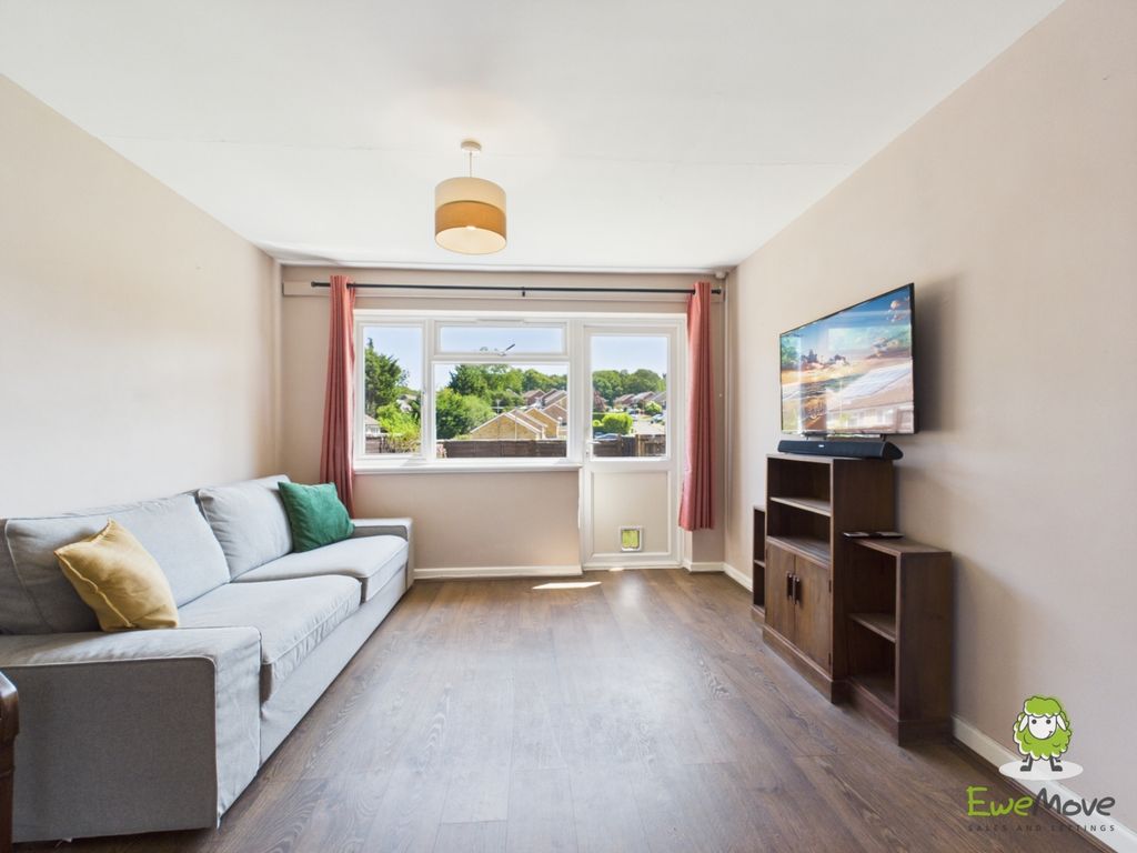 Property photo 2 of 15 Ewemove Basingstoke Burney Bit Reception Room