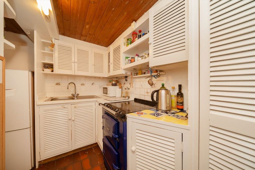 Property photo 2 of 5