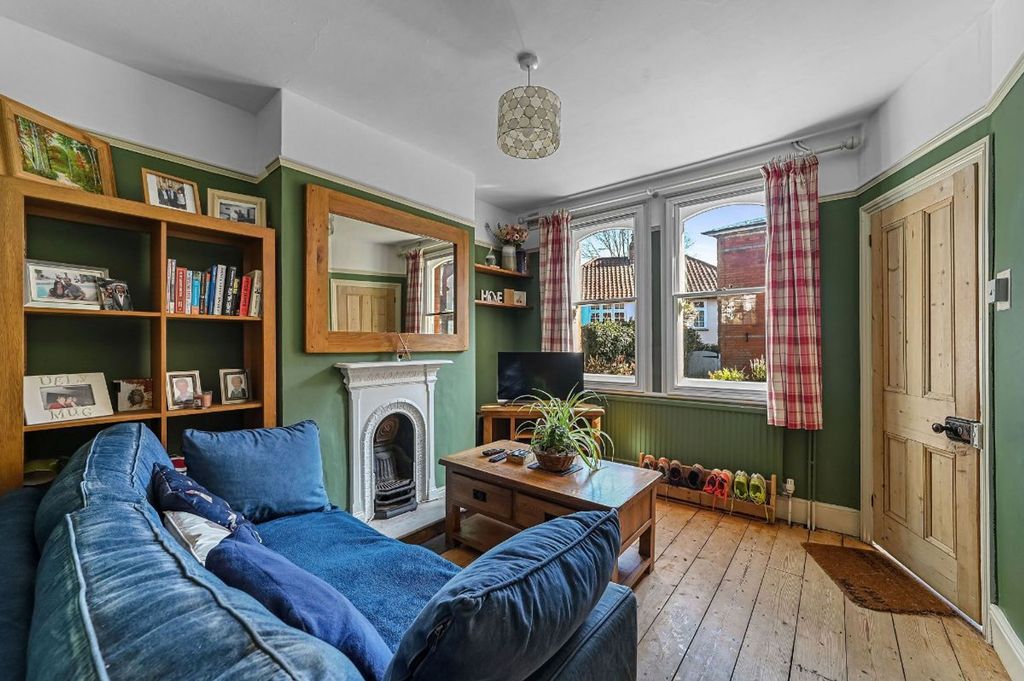Property photo 2 of 19