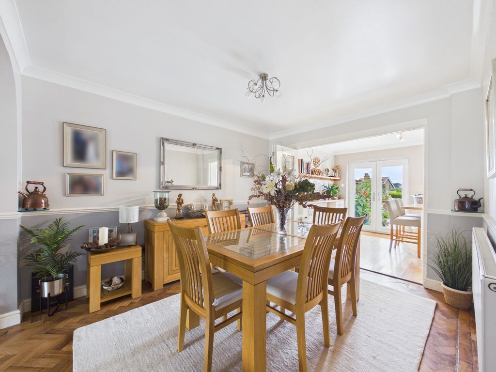 Property photo 3 of 16 Dining