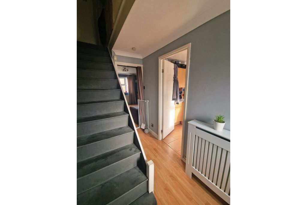 Property photo 2 of 23 Hallway