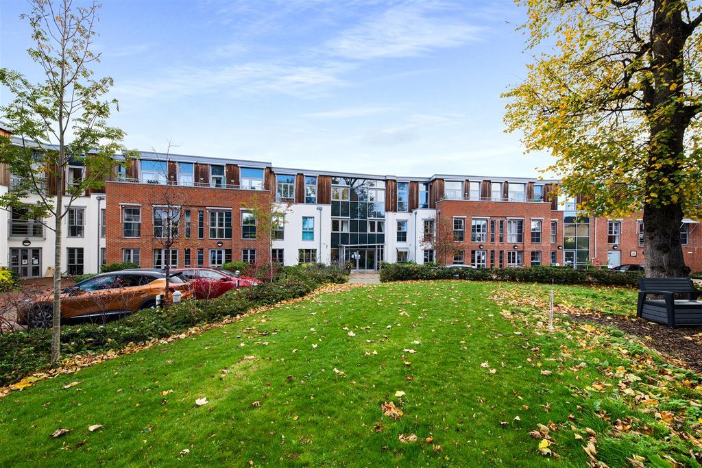 Property photo 1 of 18 Liberty House