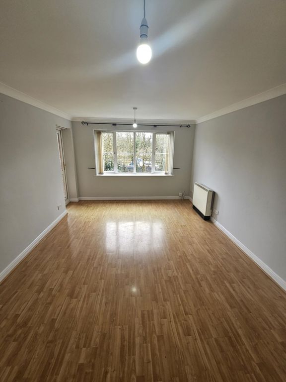 Property photo 2 of 9 Lounge New