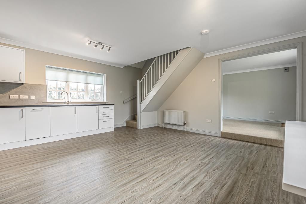 Property photo 2 of 11 Living Space
