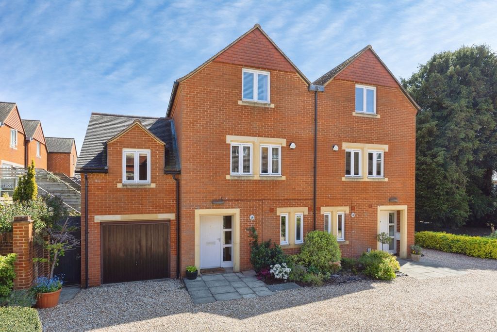 Property photo 1 of 19 Pbox-Img.Jpg
