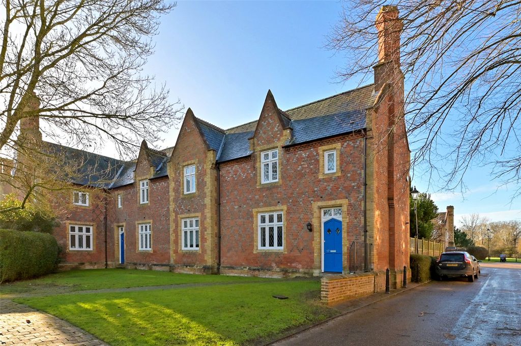 Property photo 1 of 10 Front Exterior