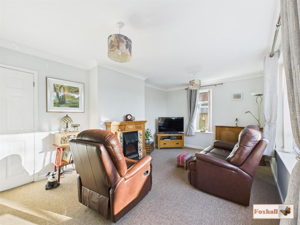 Property photo 2 of 12 Lounge