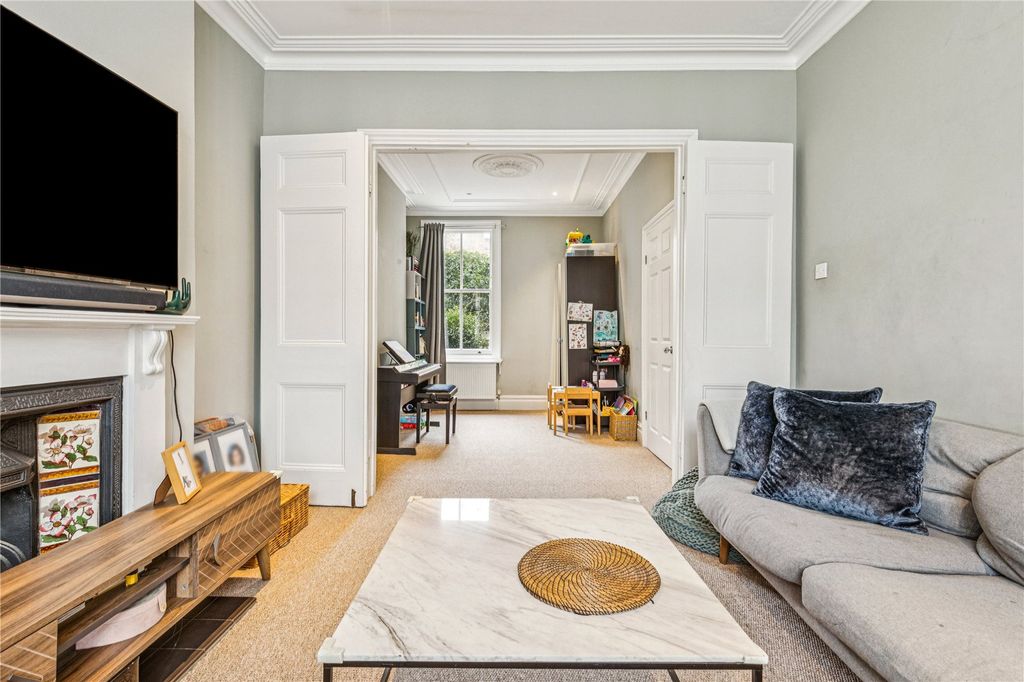 Property photo 2 of 12 Picture No. 19