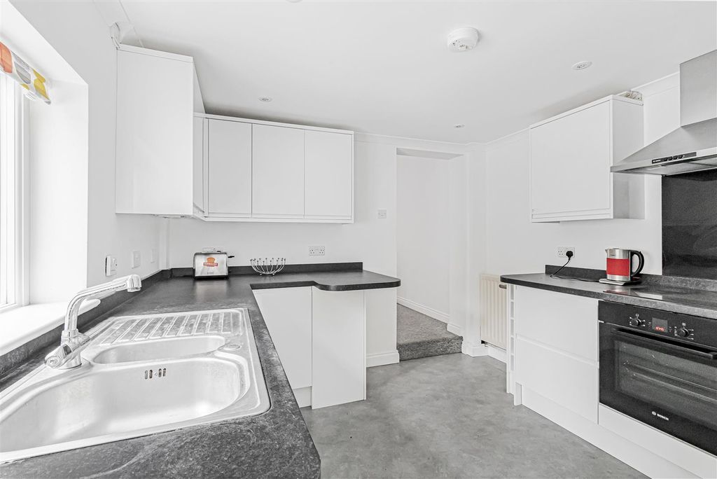 Property photo 3 of 17 13_43086.Jpg